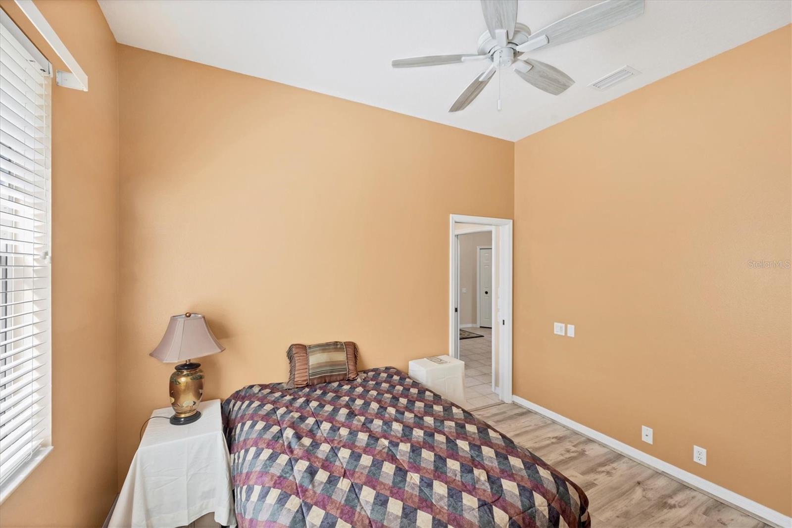 PELICAN POINTE GOLF & COUNTRY CLUB - Residential