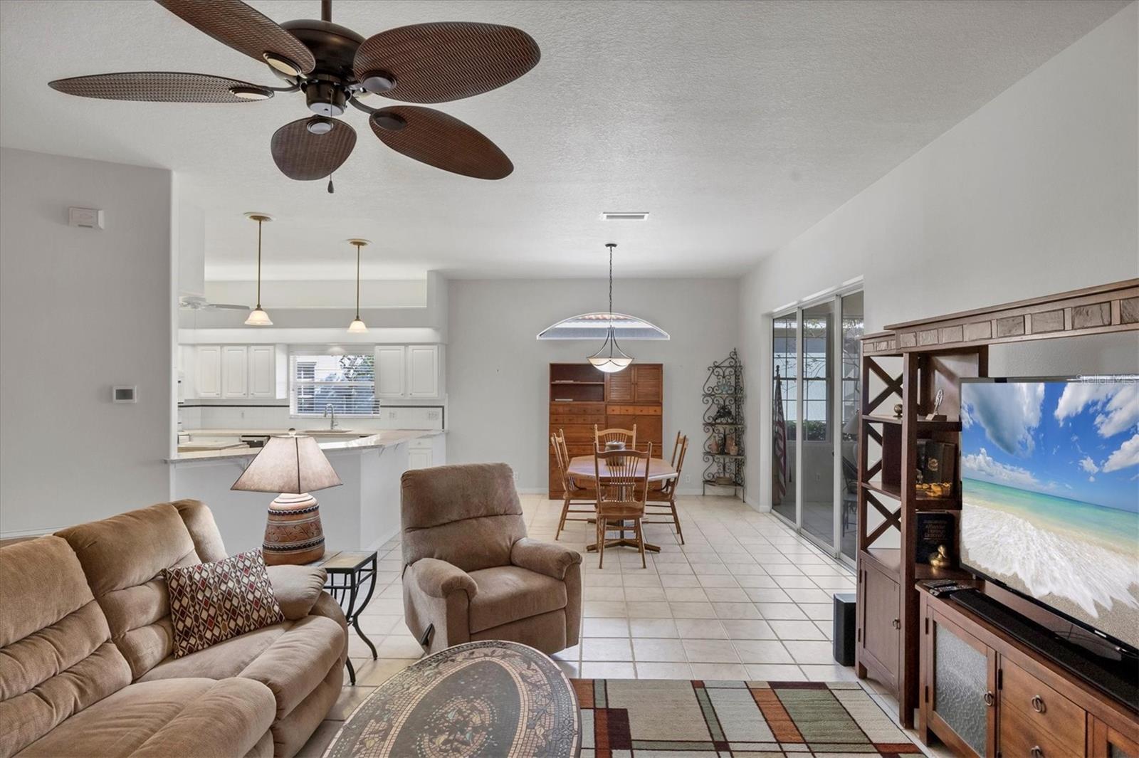 PELICAN POINTE GOLF & COUNTRY CLUB - Residential