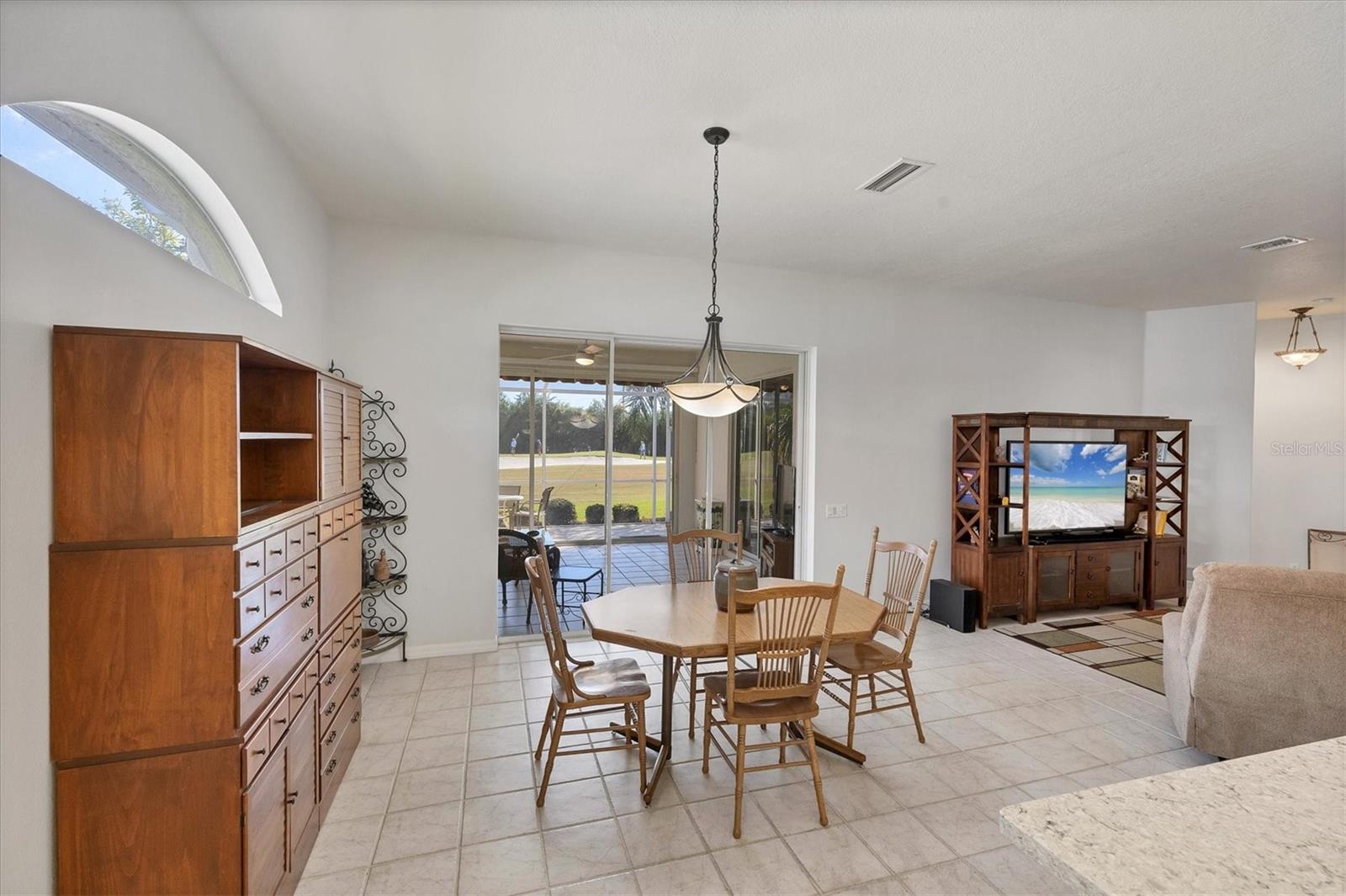 PELICAN POINTE GOLF & COUNTRY CLUB - Residential