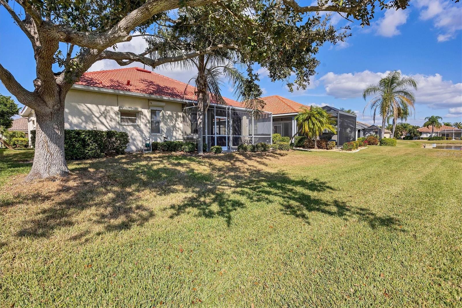 PELICAN POINTE GOLF & COUNTRY CLUB - Residential