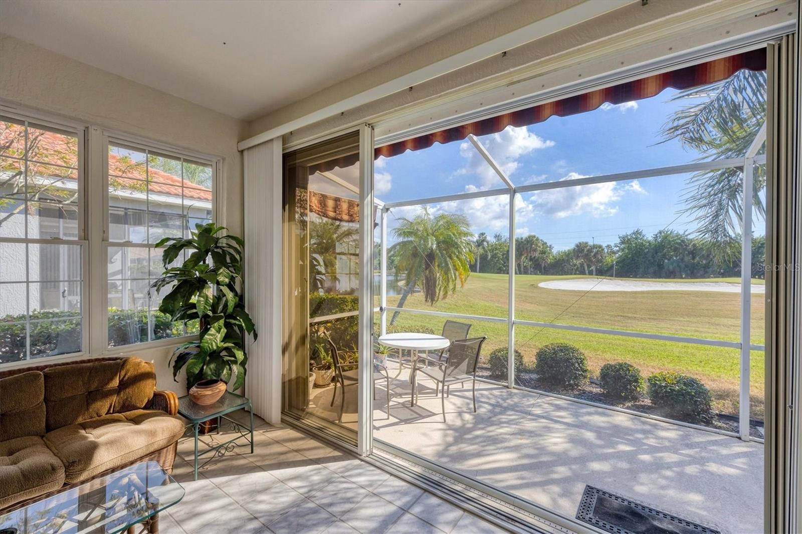 PELICAN POINTE GOLF & COUNTRY CLUB - Residential