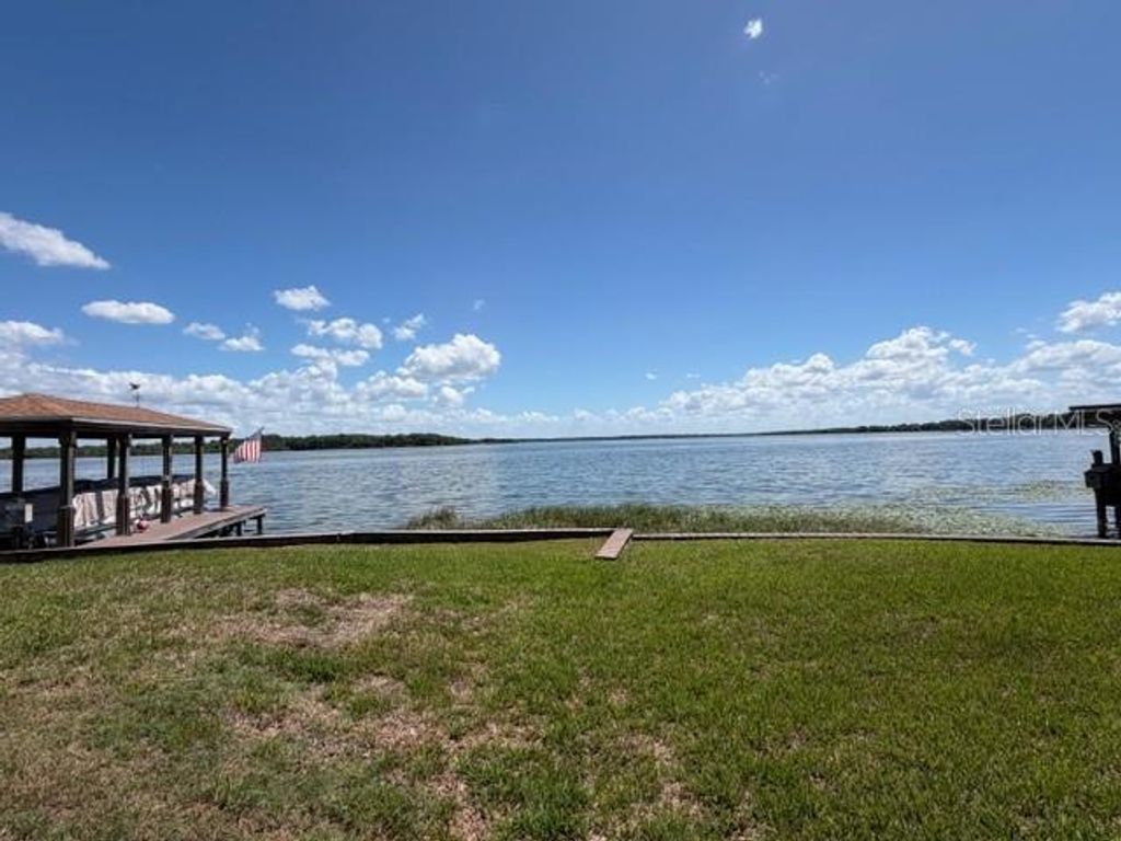 Photo of 4 Big Tree Drive, Fruitland Park, FL 34731 (MLS # O6397947)