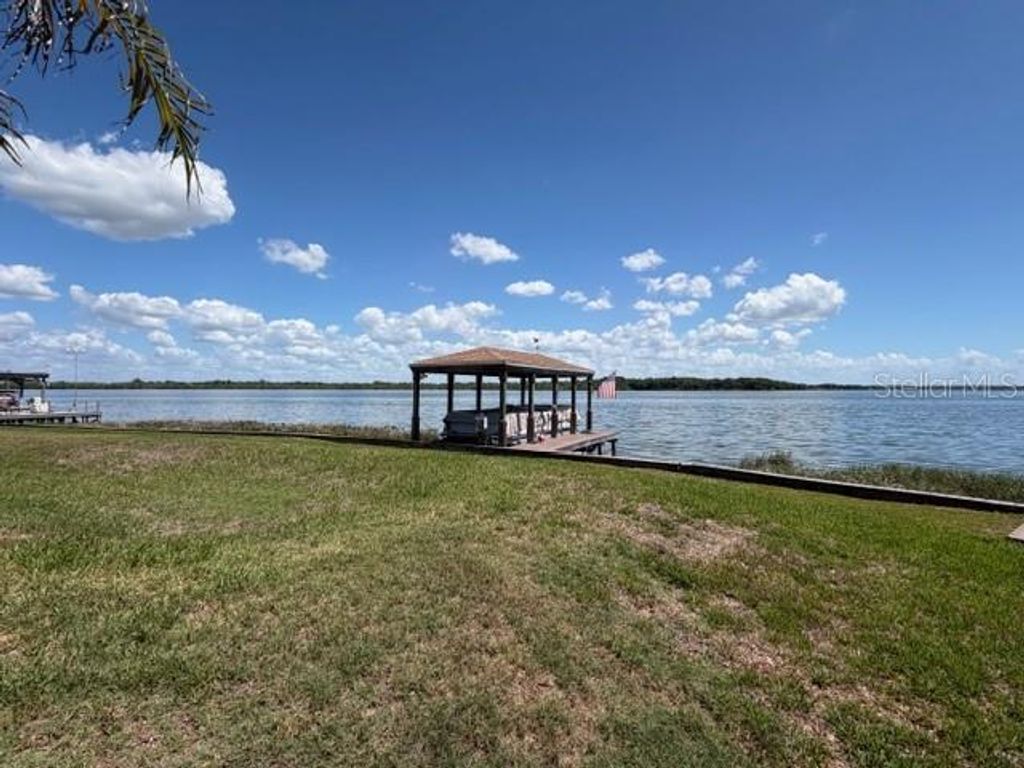 Photo of 4 Big Tree Drive, Fruitland Park, FL 34731 (MLS # O6397947)