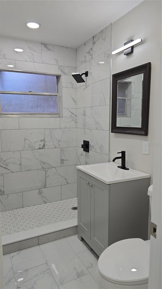 LINCOLN ESTATES - Residential