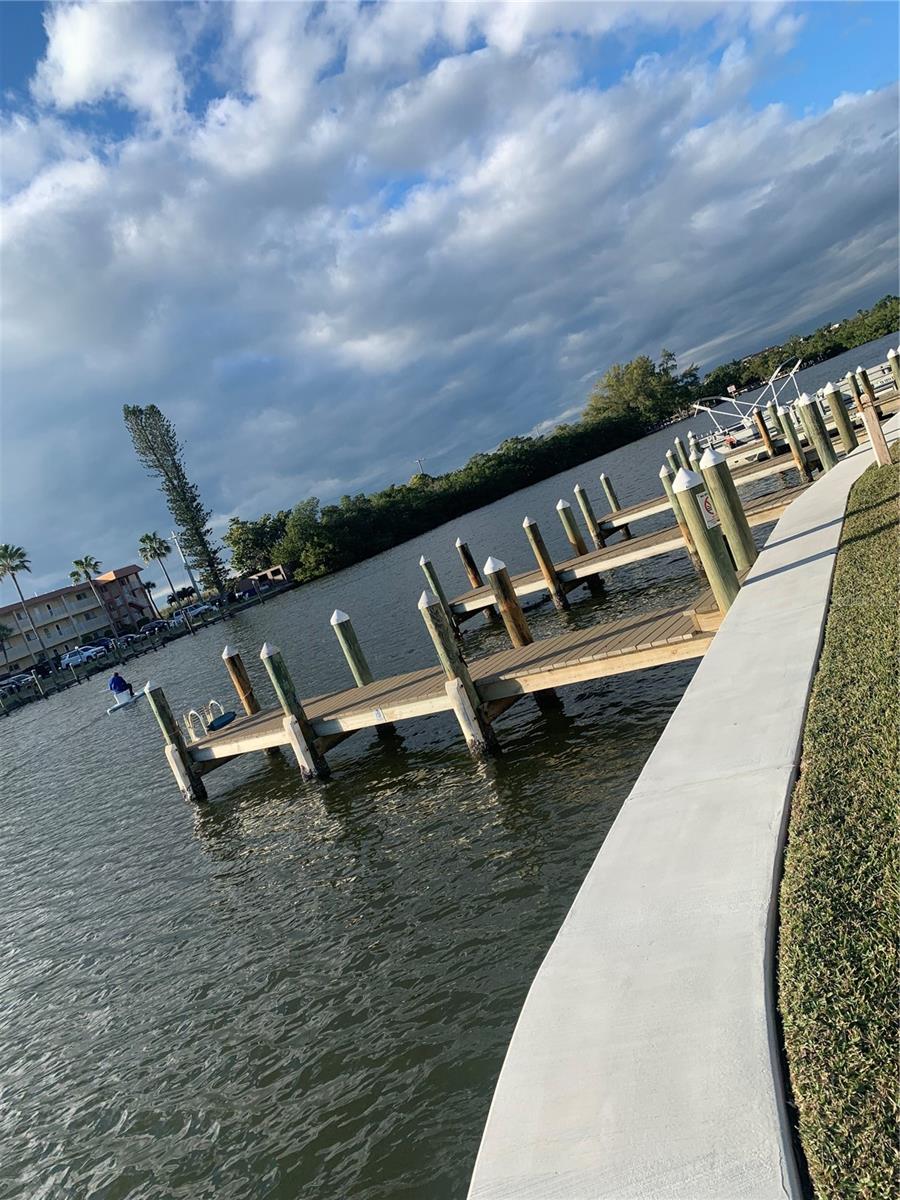 MOORINGS - Residential Lease