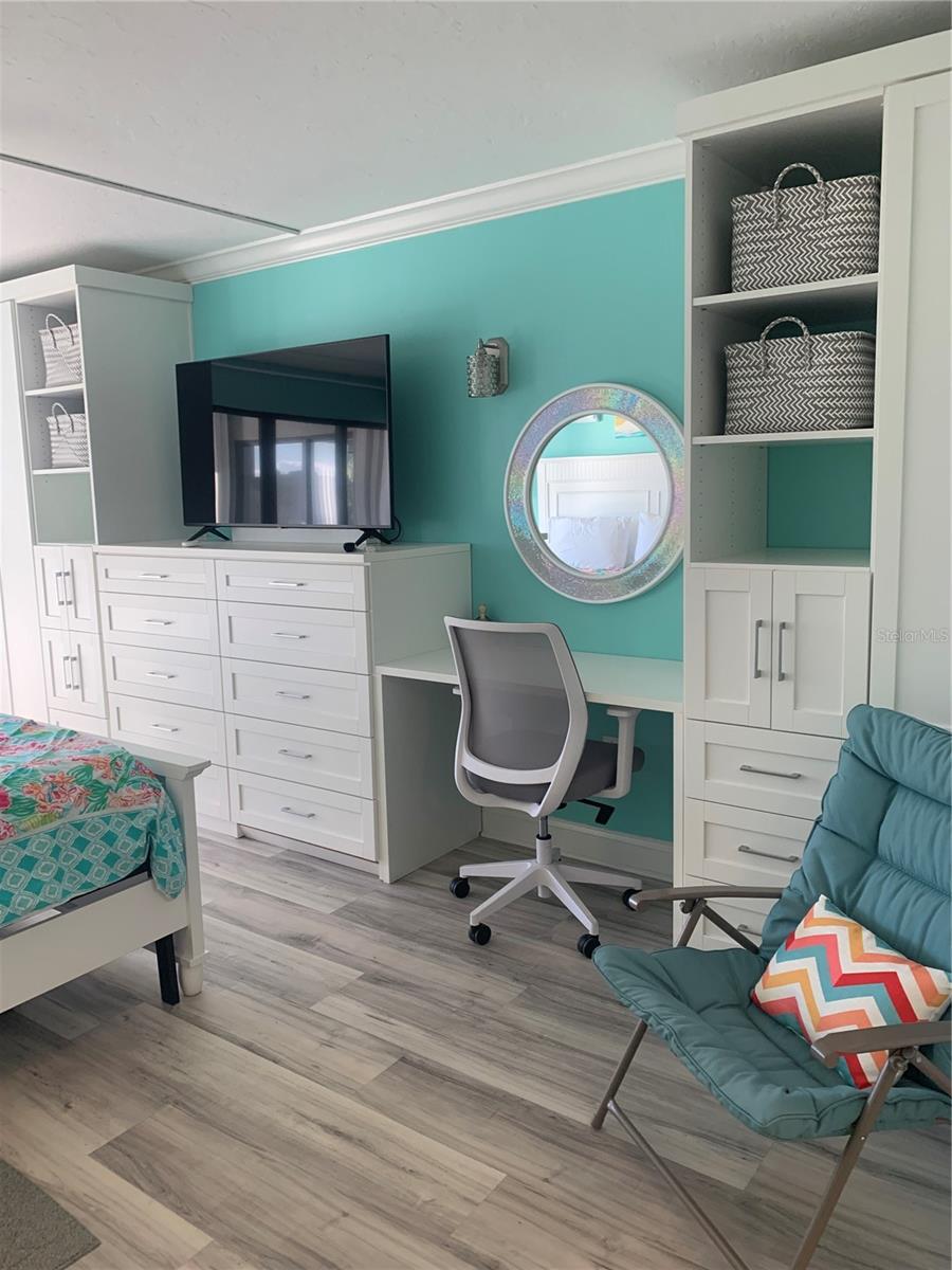 MOORINGS - Residential Lease