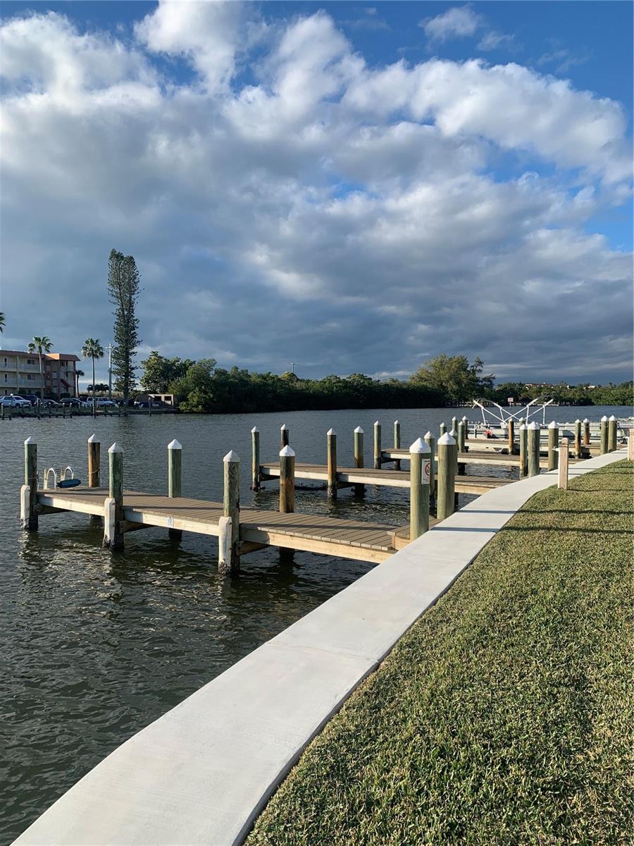 MOORINGS - Residential Lease