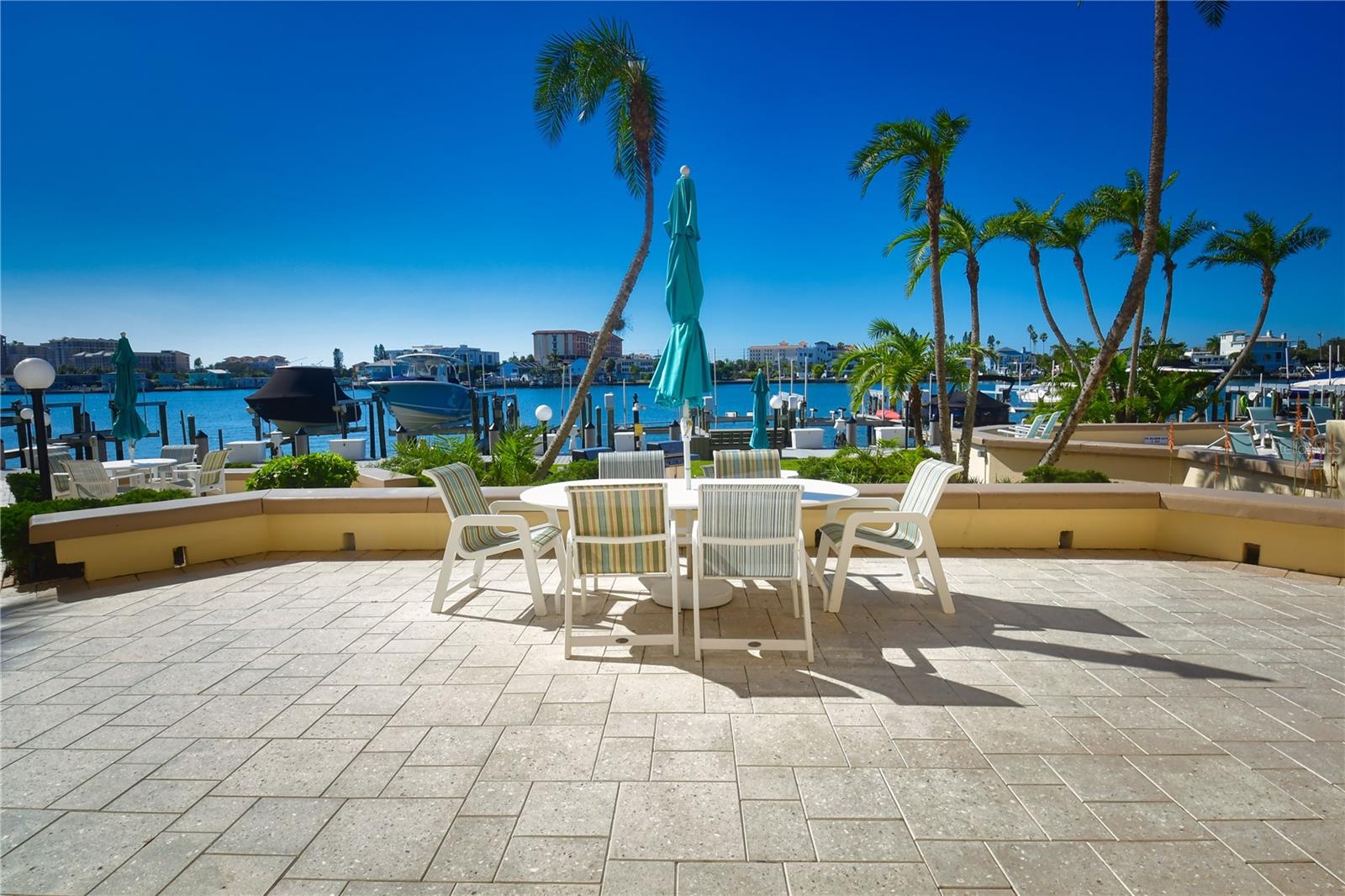 ISLAND WALK CONDO - Residential Lease