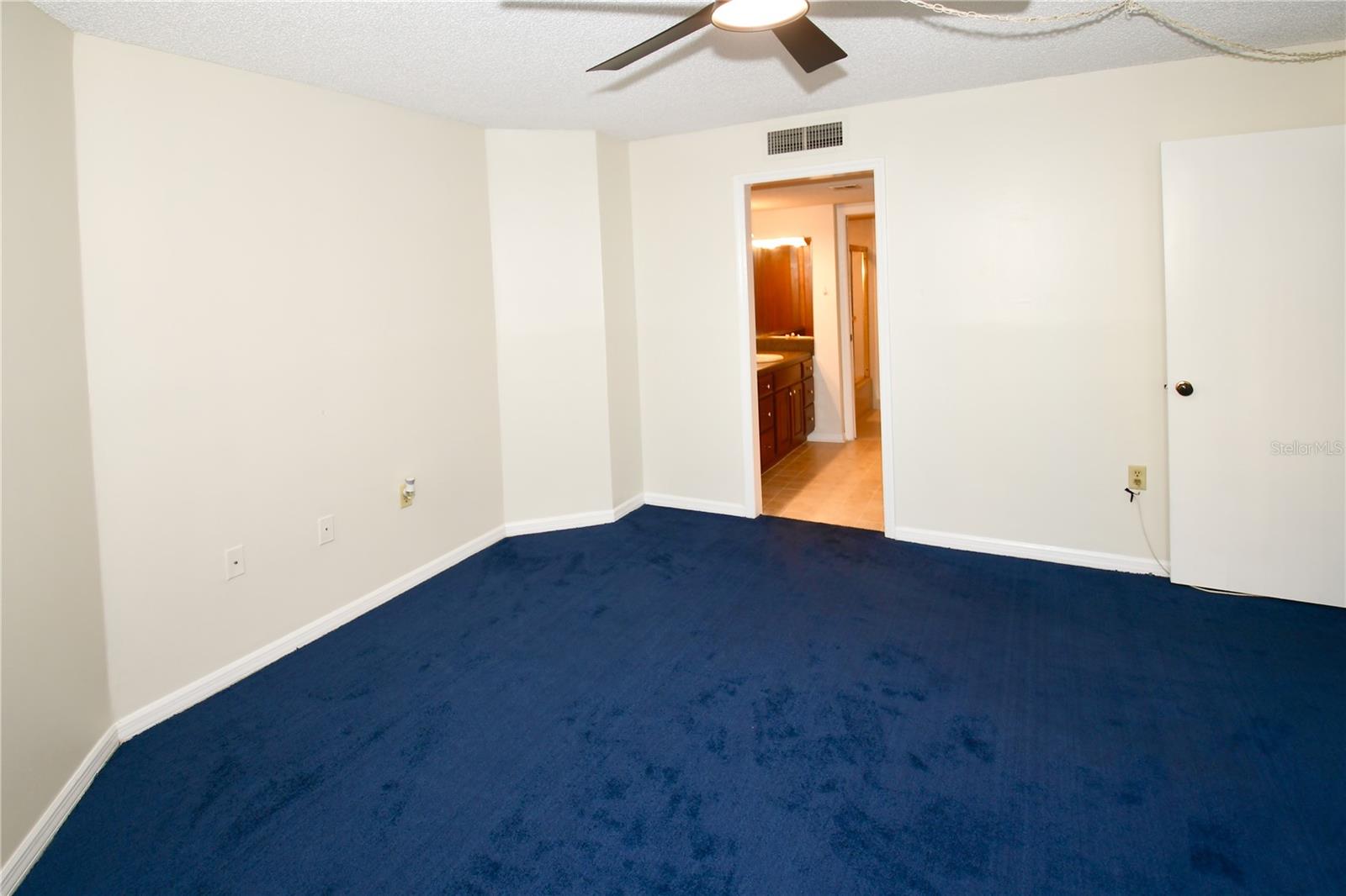 ISLAND WALK CONDO - Residential Lease