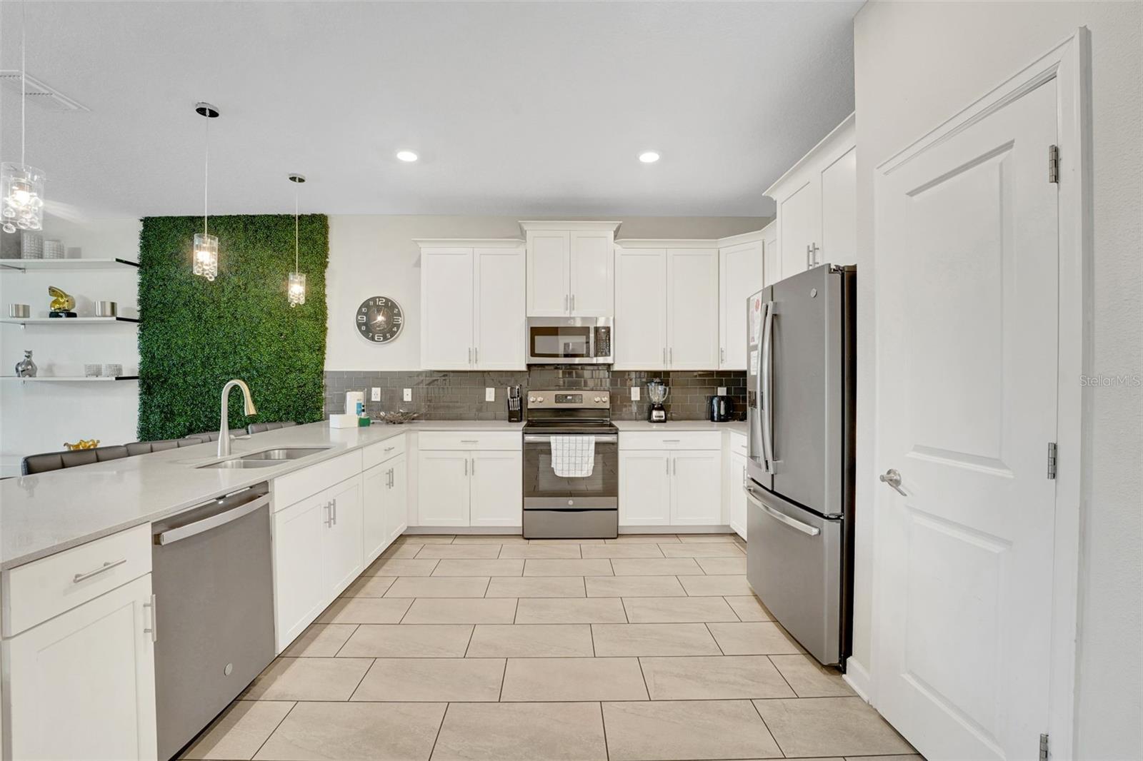 STOREY LAKE PH 3 - Residential