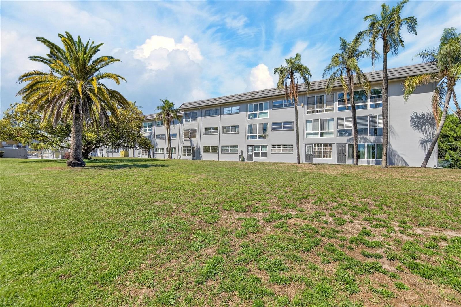 IMPERIAL PARK CONDO - Residential