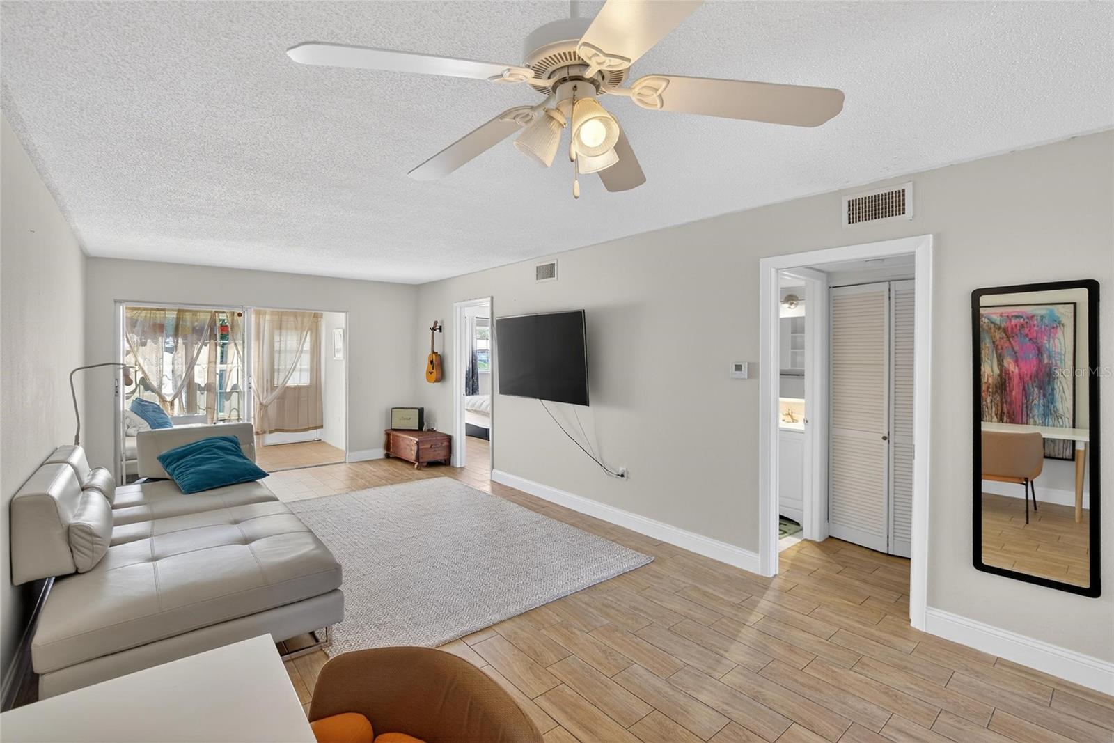 IMPERIAL PARK CONDO - Residential