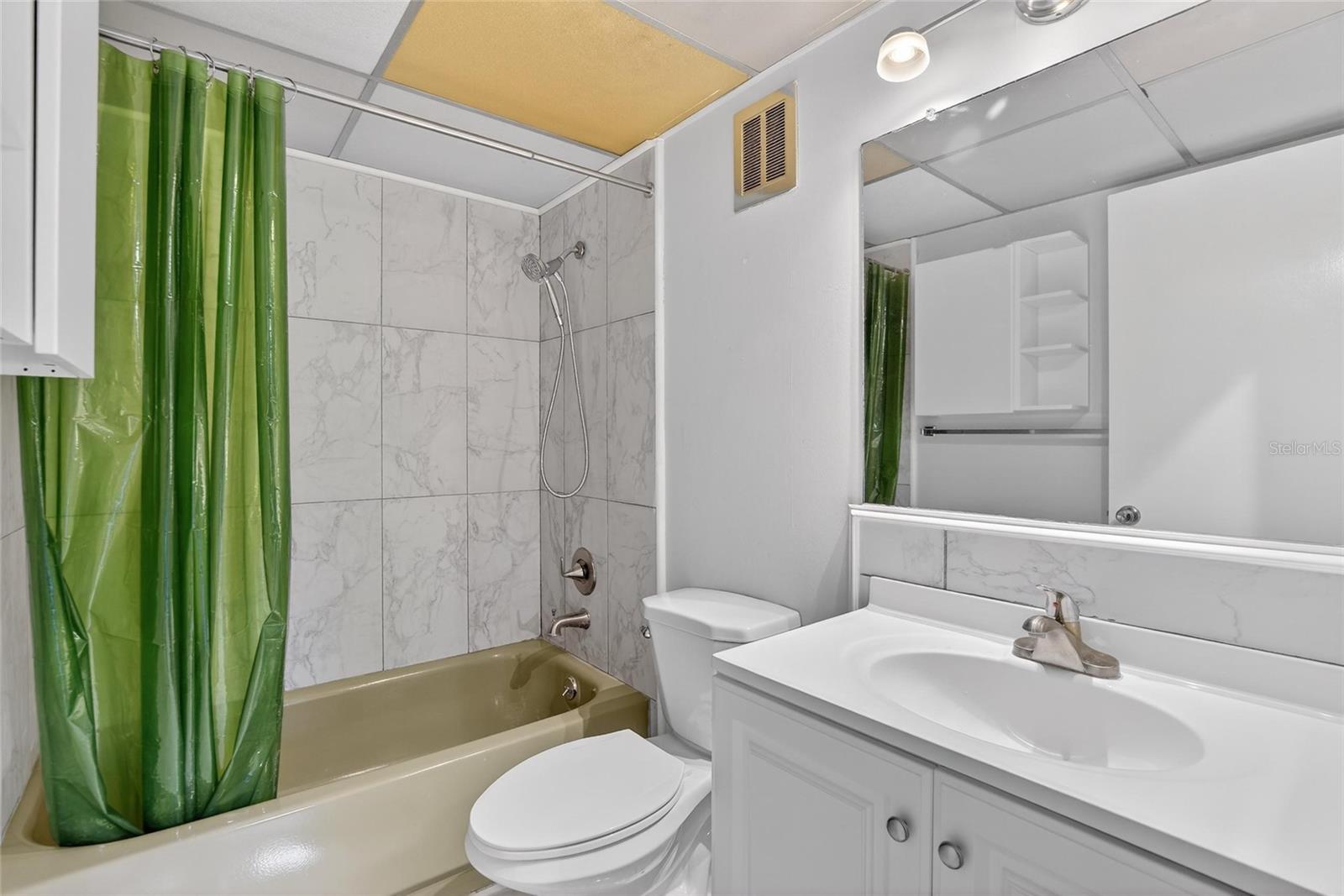 IMPERIAL PARK CONDO - Residential