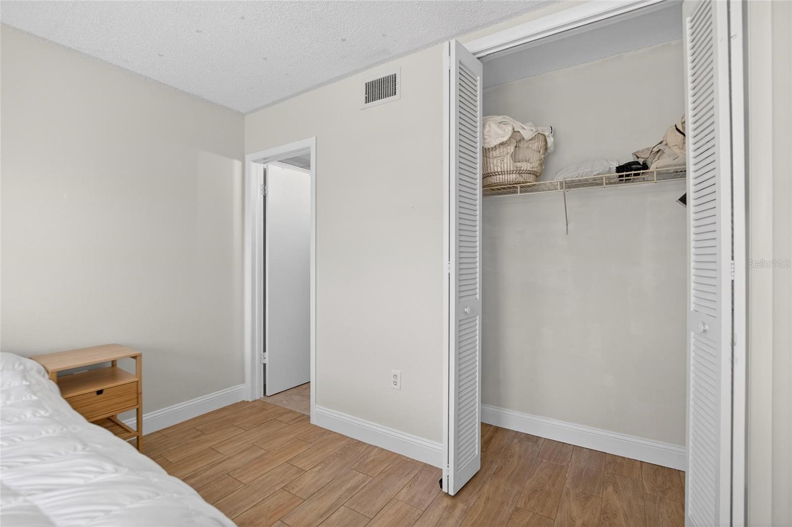 IMPERIAL PARK CONDO - Residential