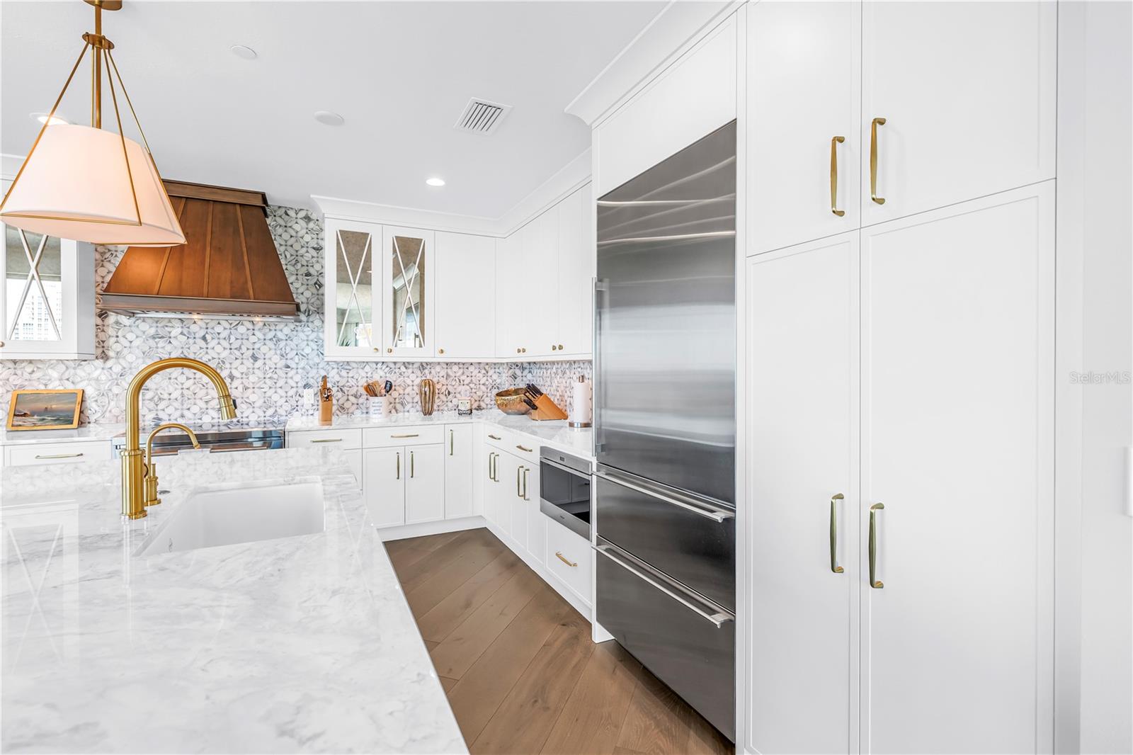 OVATION CONDO - Residential