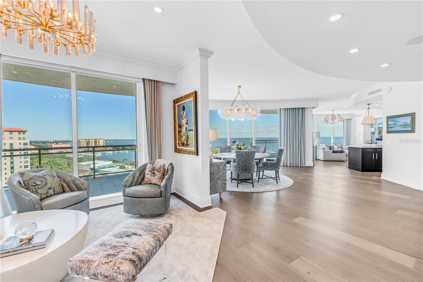 OVATION CONDO - Residential