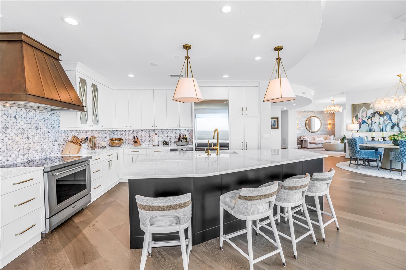 OVATION CONDO - Residential