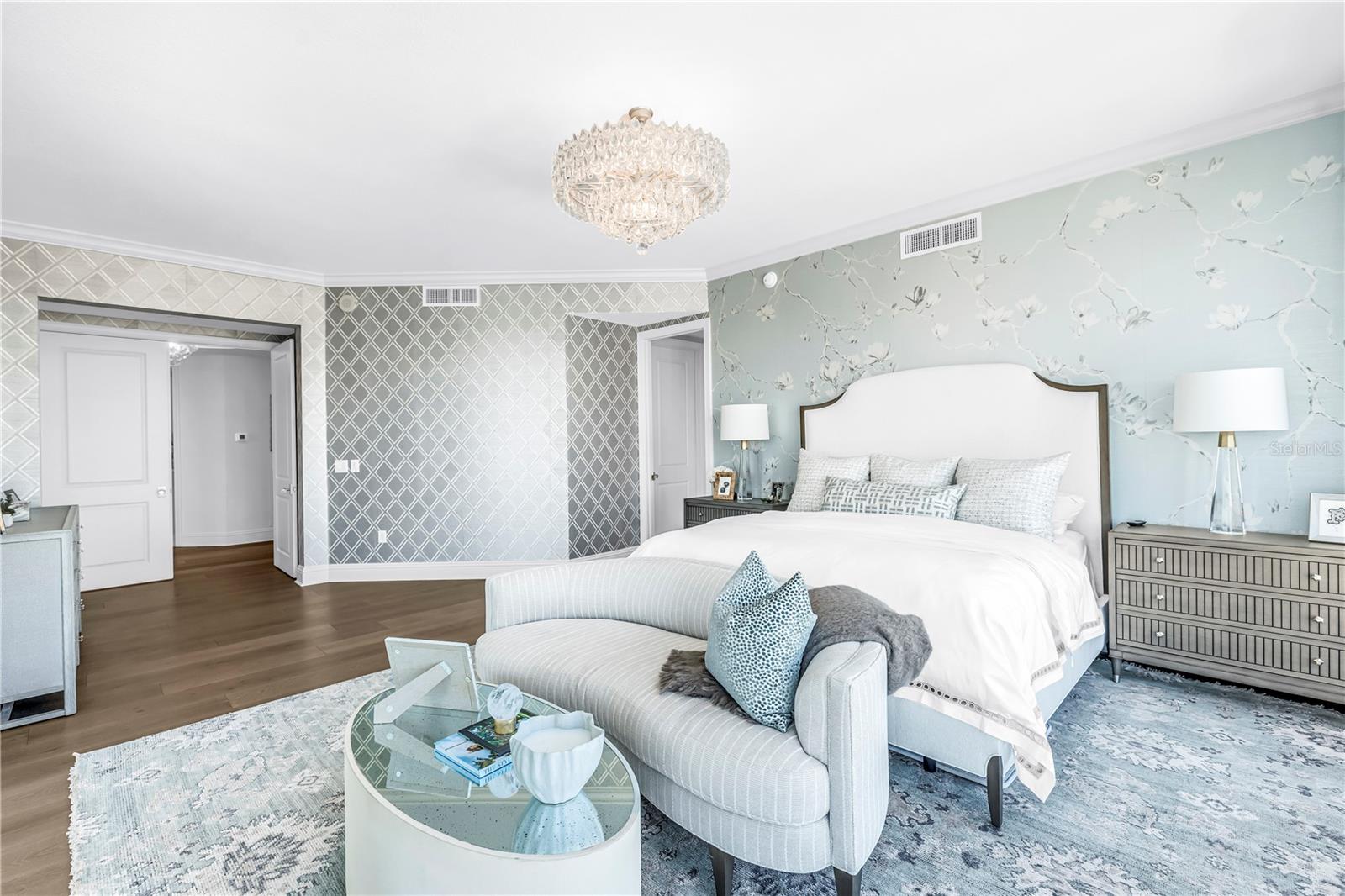 OVATION CONDO - Residential