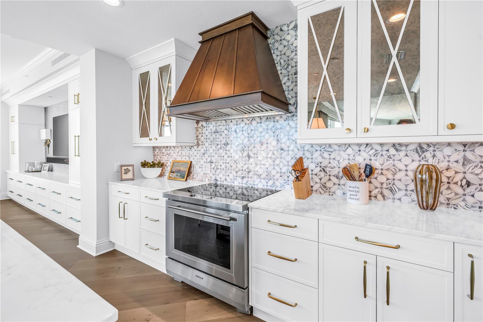 OVATION CONDO - Residential