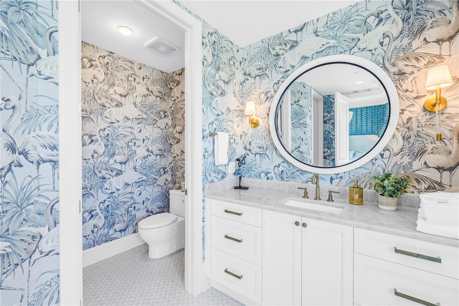 OVATION CONDO - Residential