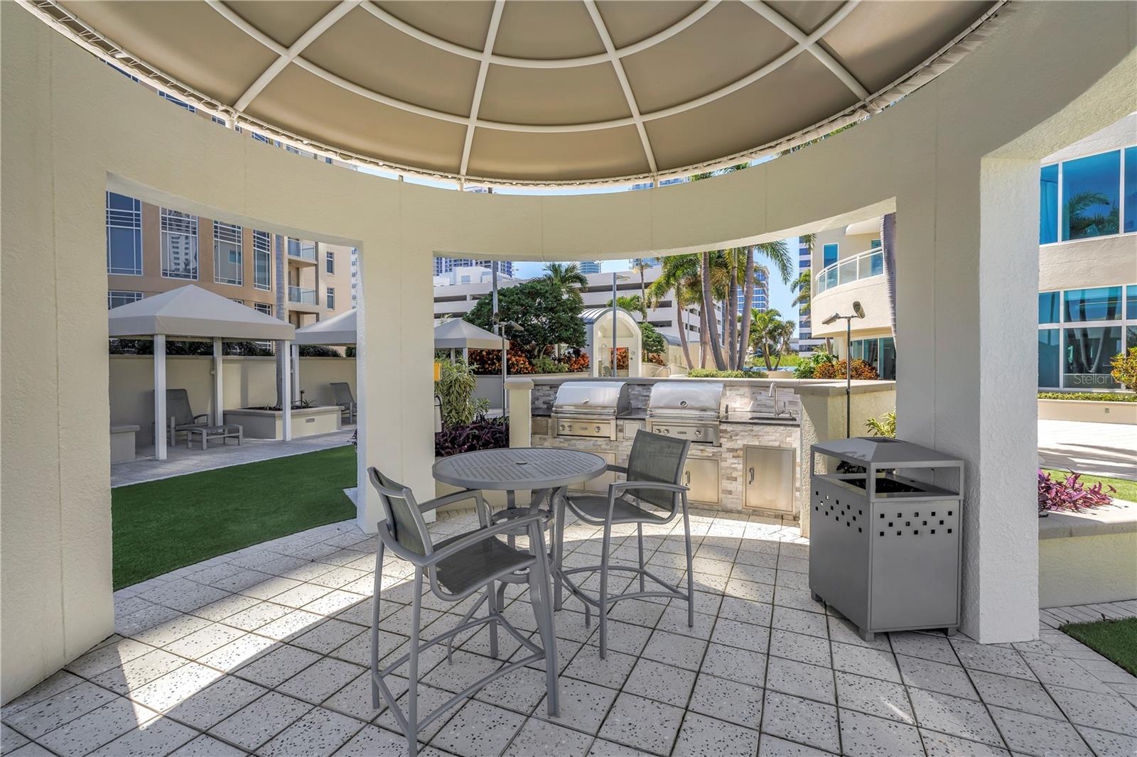 OVATION CONDO - Residential