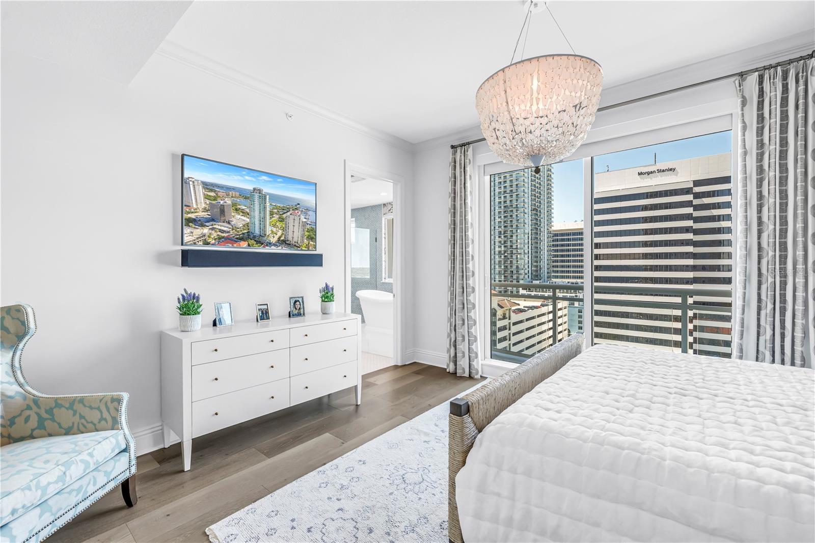 OVATION CONDO - Residential