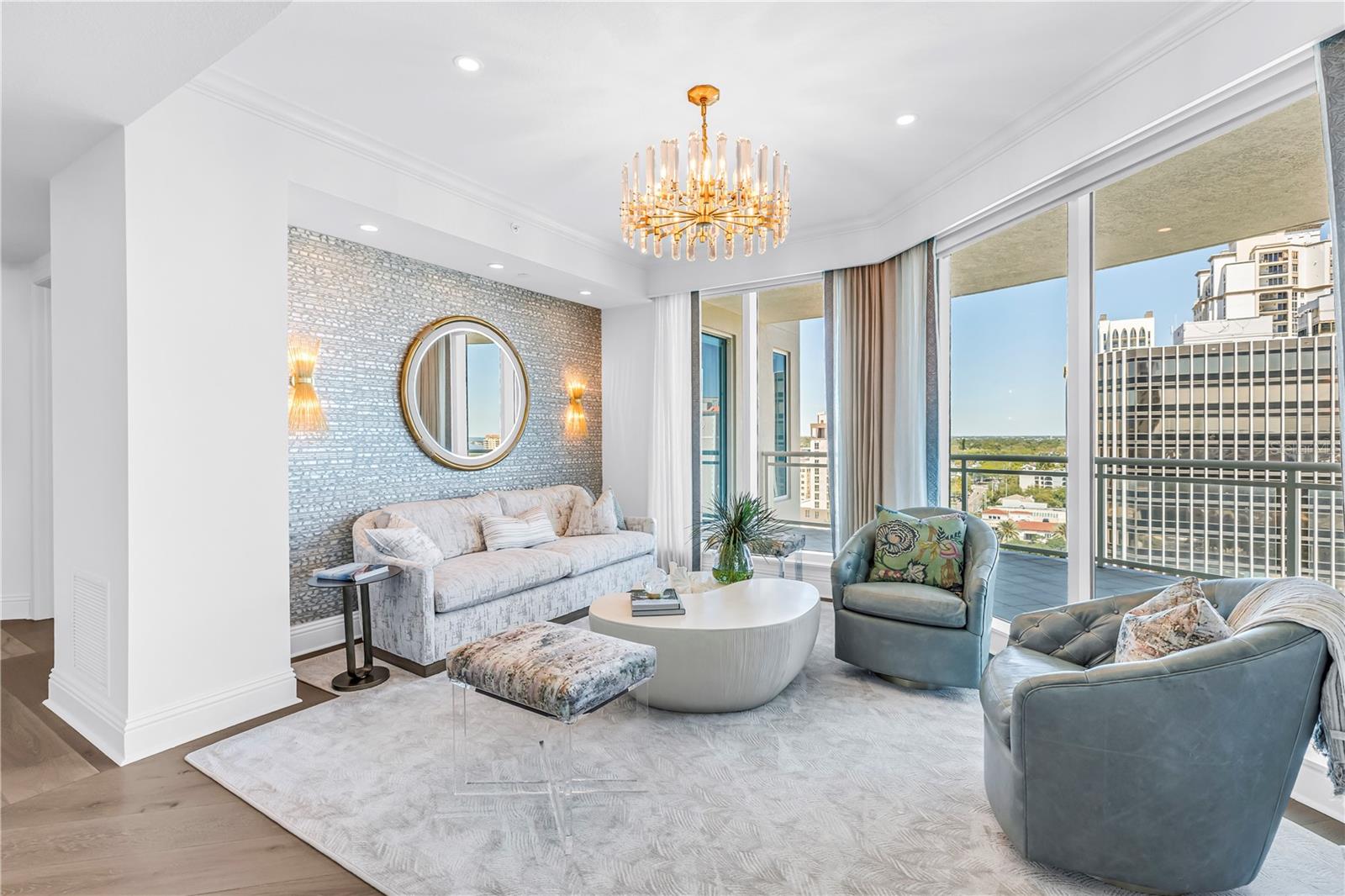 OVATION CONDO - Residential