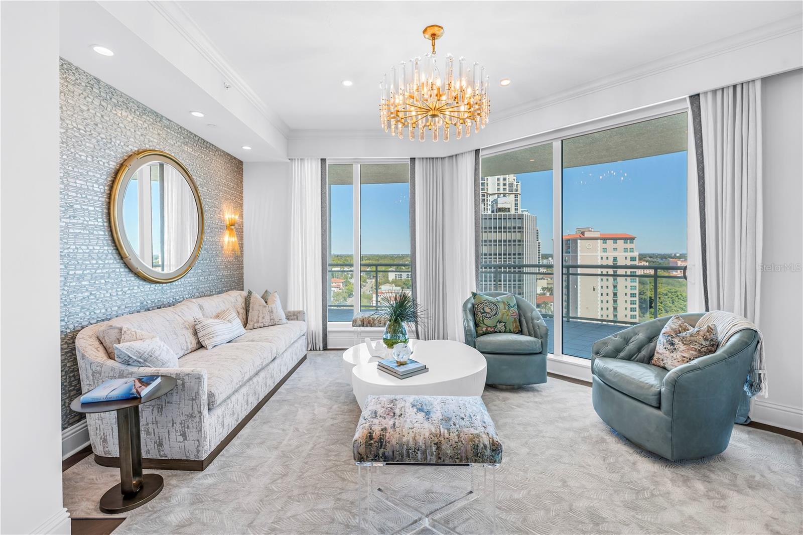 OVATION CONDO - Residential