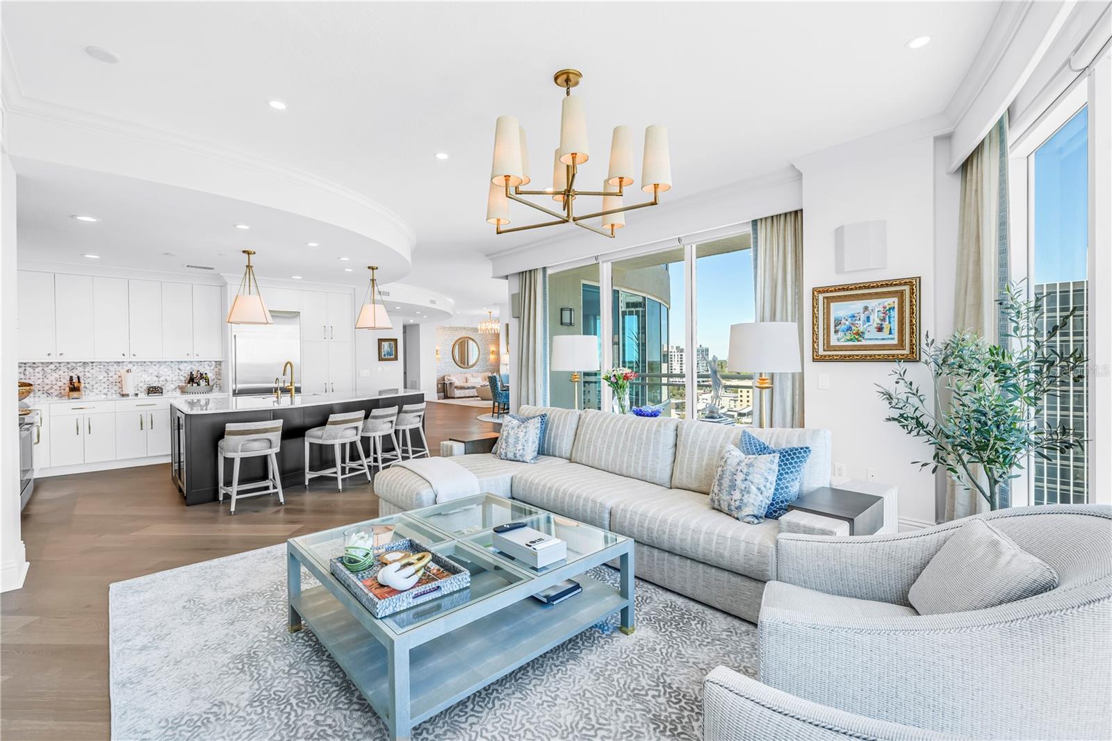 OVATION CONDO - Residential