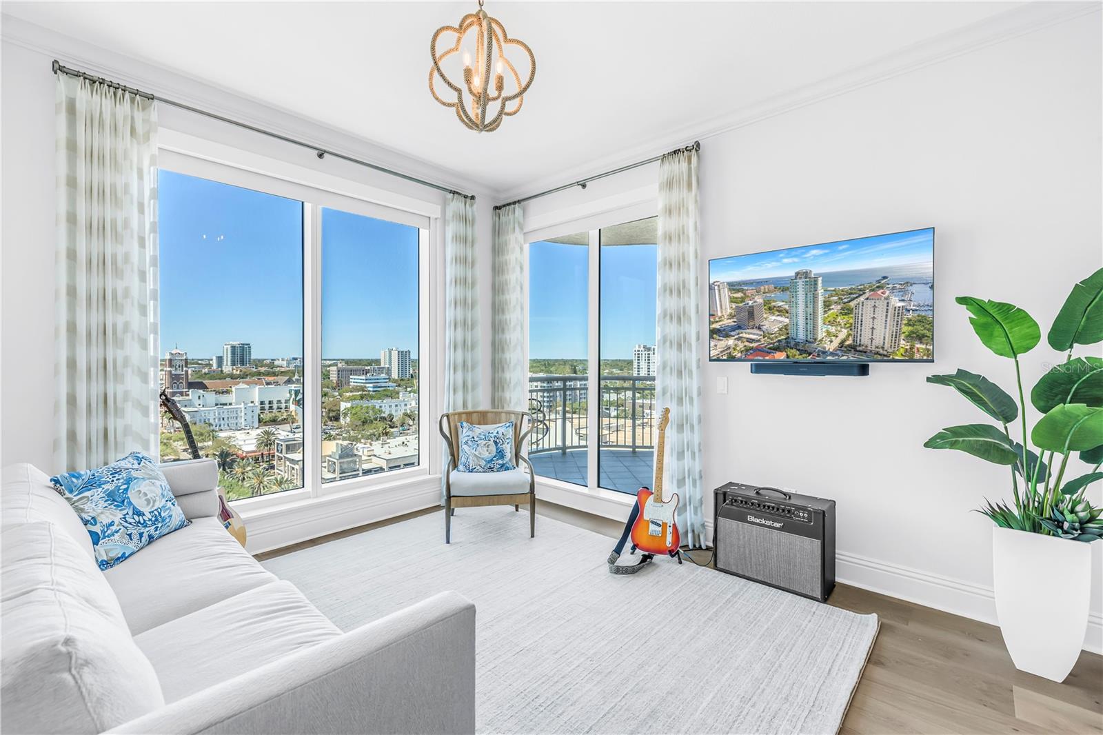 OVATION CONDO - Residential