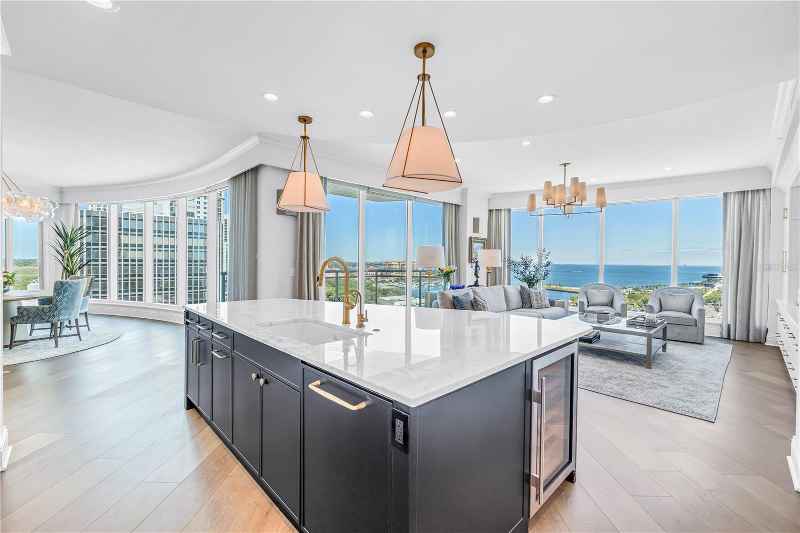 OVATION CONDO - Residential