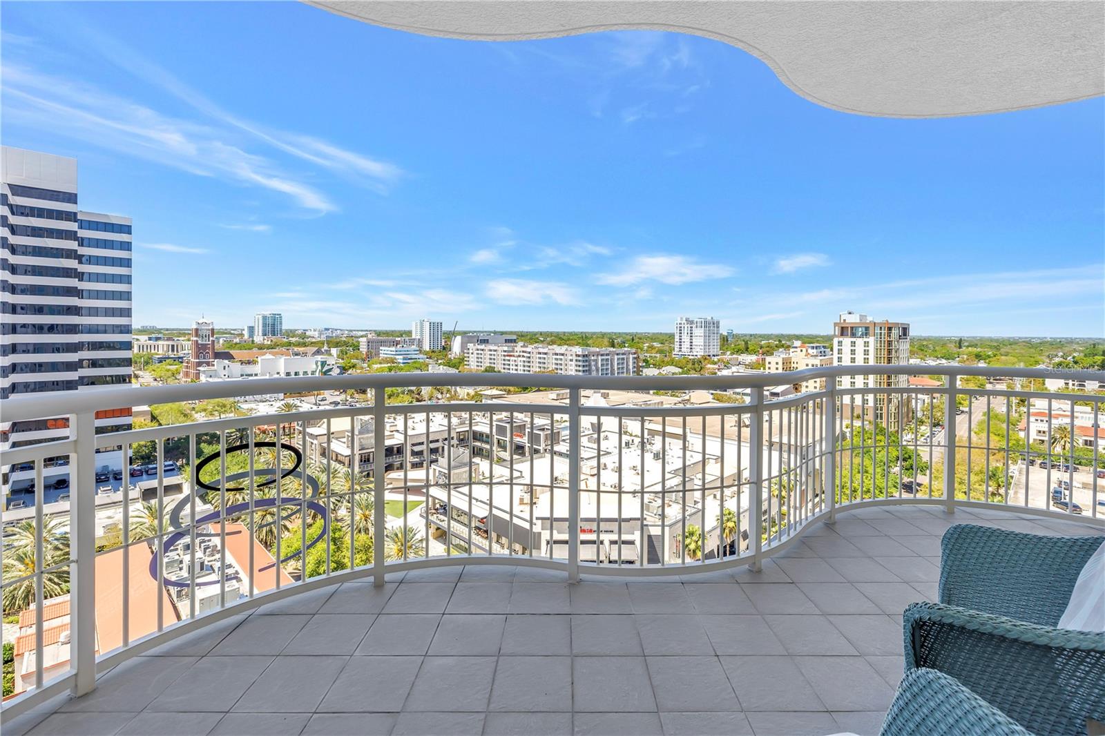 OVATION CONDO - Residential