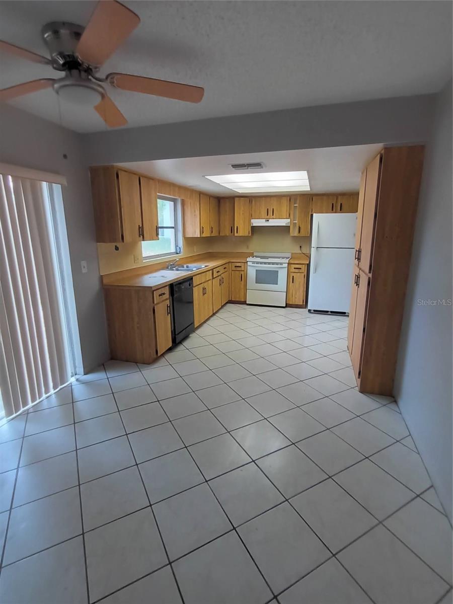 CITRUS SPGS UNIT 21 - Residential Lease