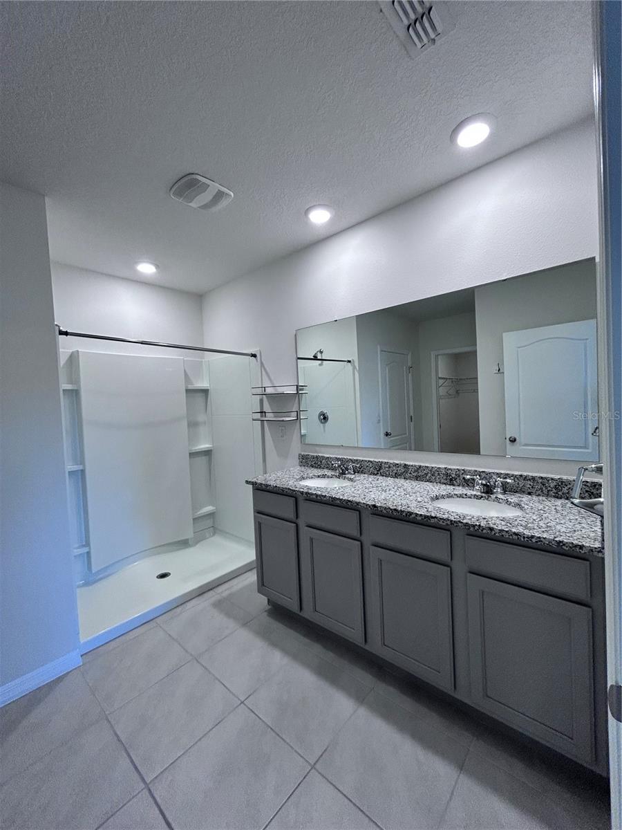 SUNCREST - Residential Lease