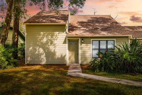 Photo of 2004 Wood Hollow Place, Sarasota, FL 34235 (MLS # A4705298)