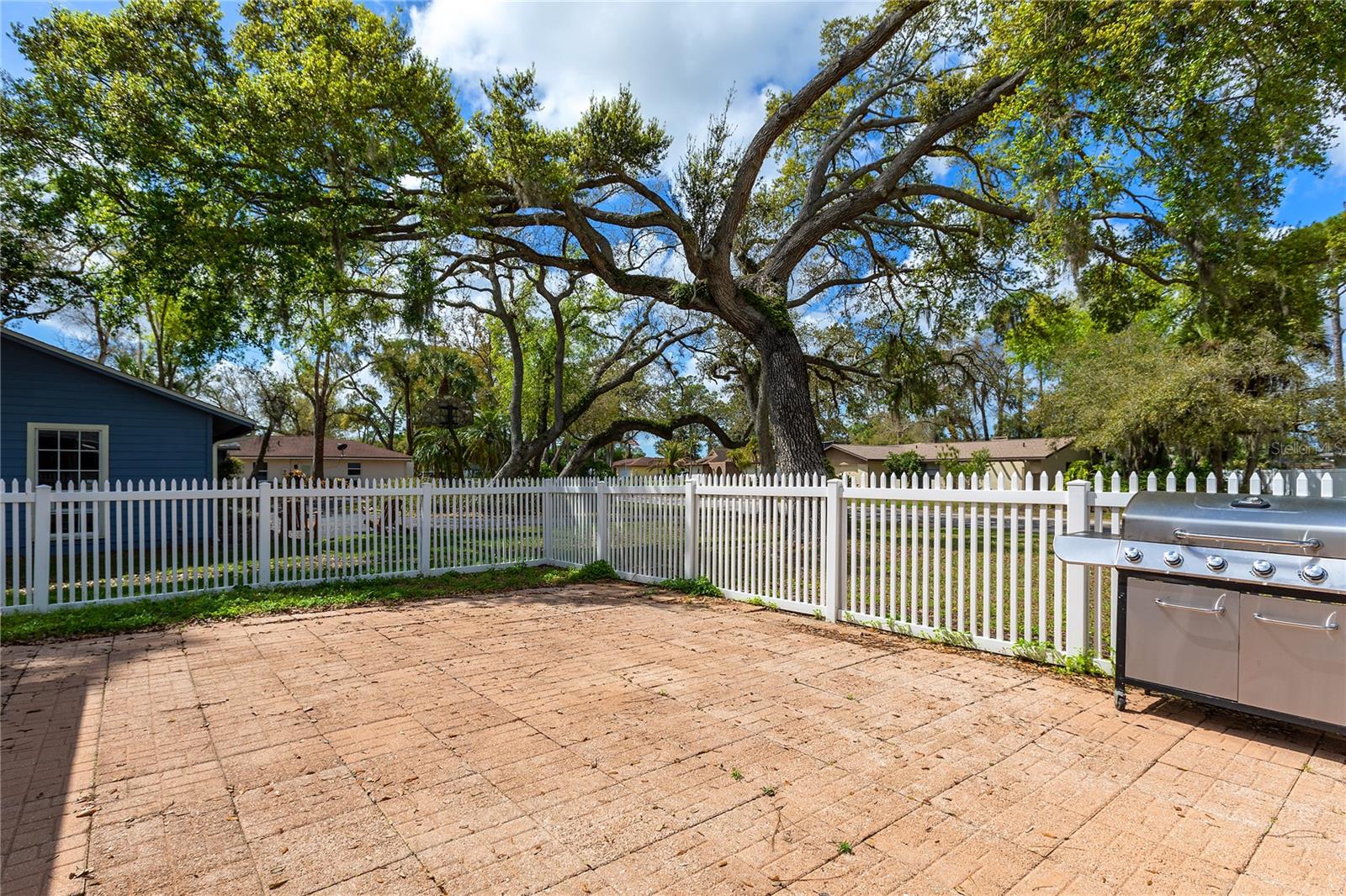 BENT TREE VILLAGE - Residential
