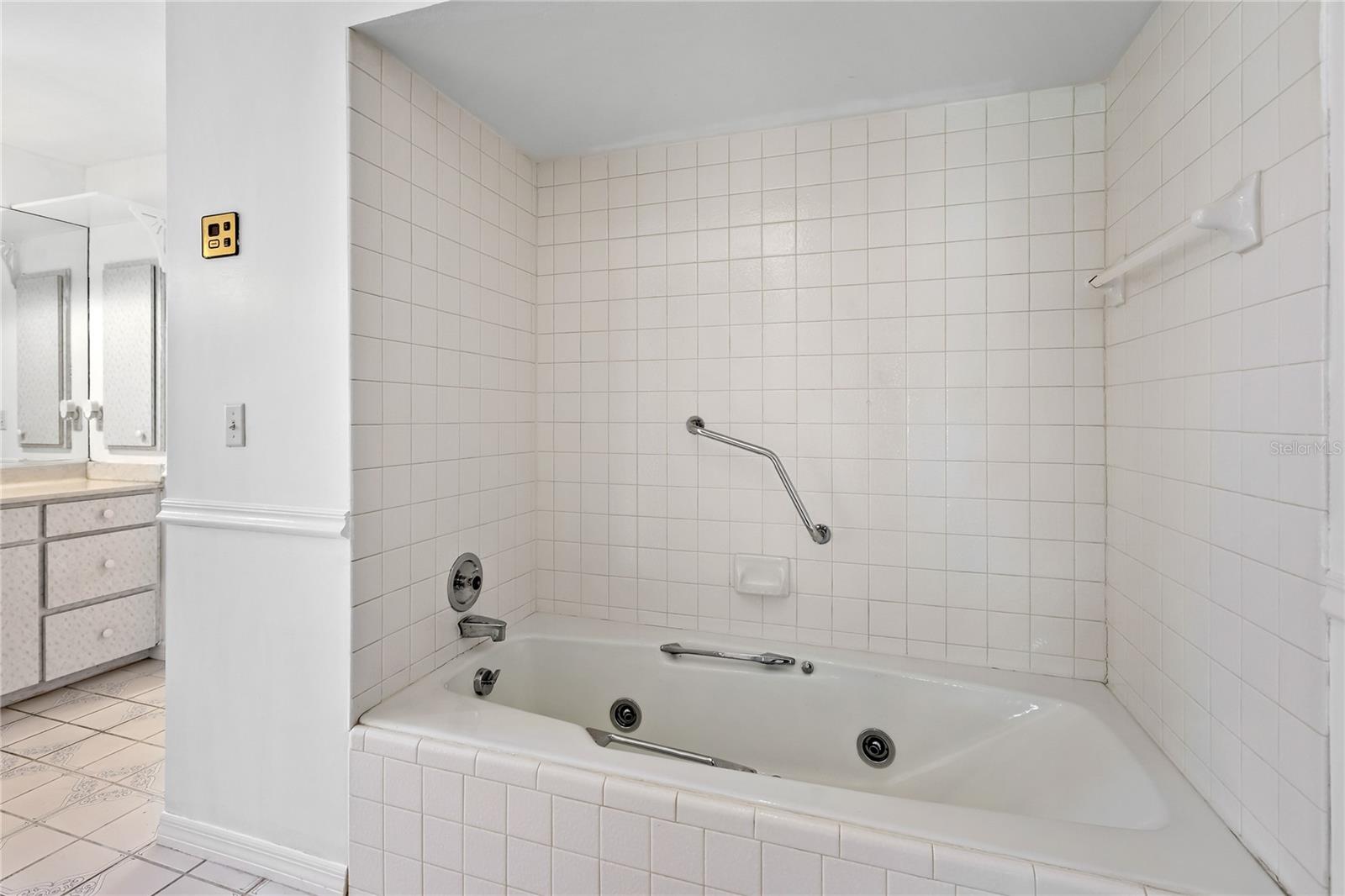 BENT TREE VILLAGE - Residential