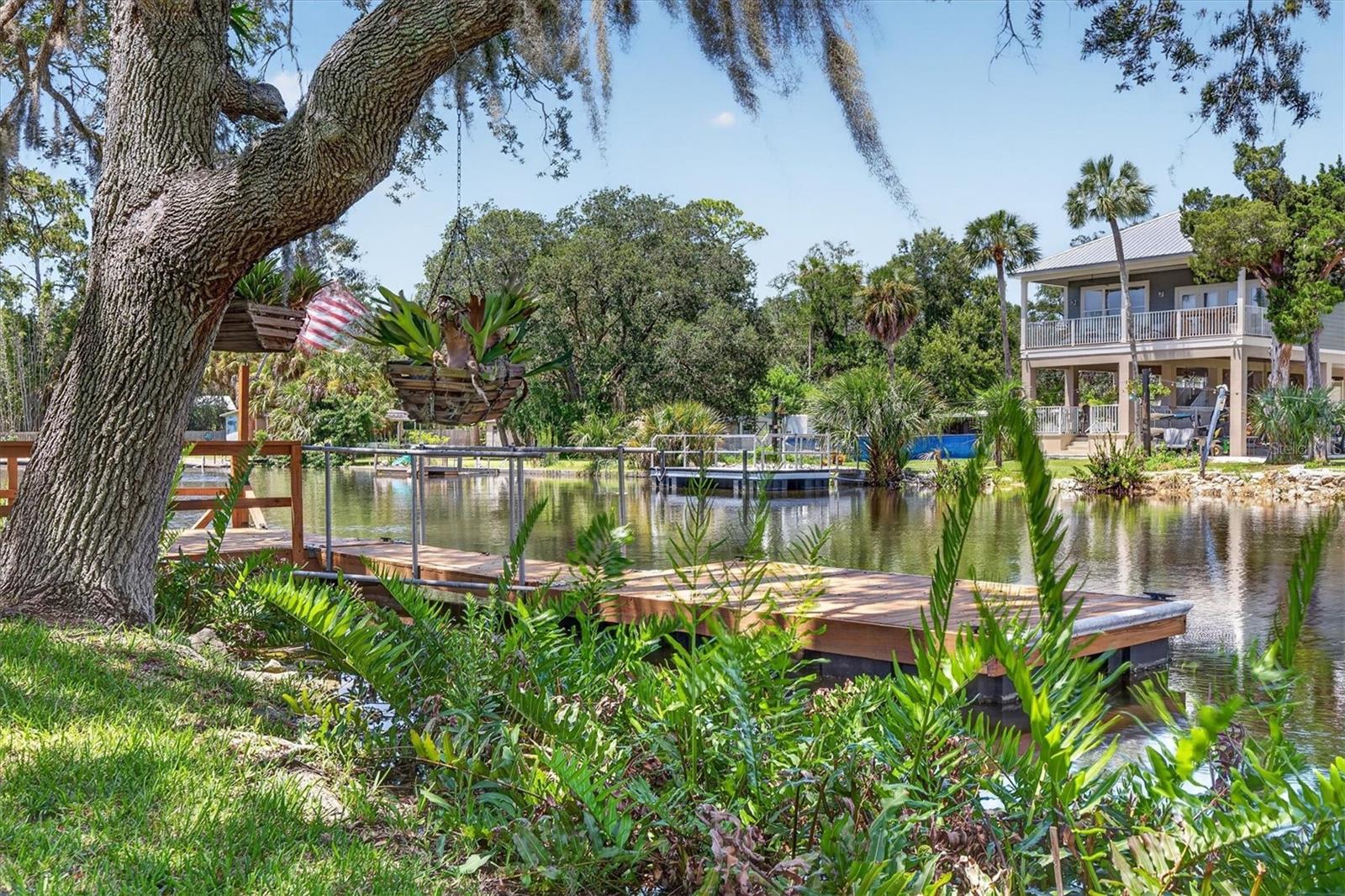 6086 ISLAND DRIVE