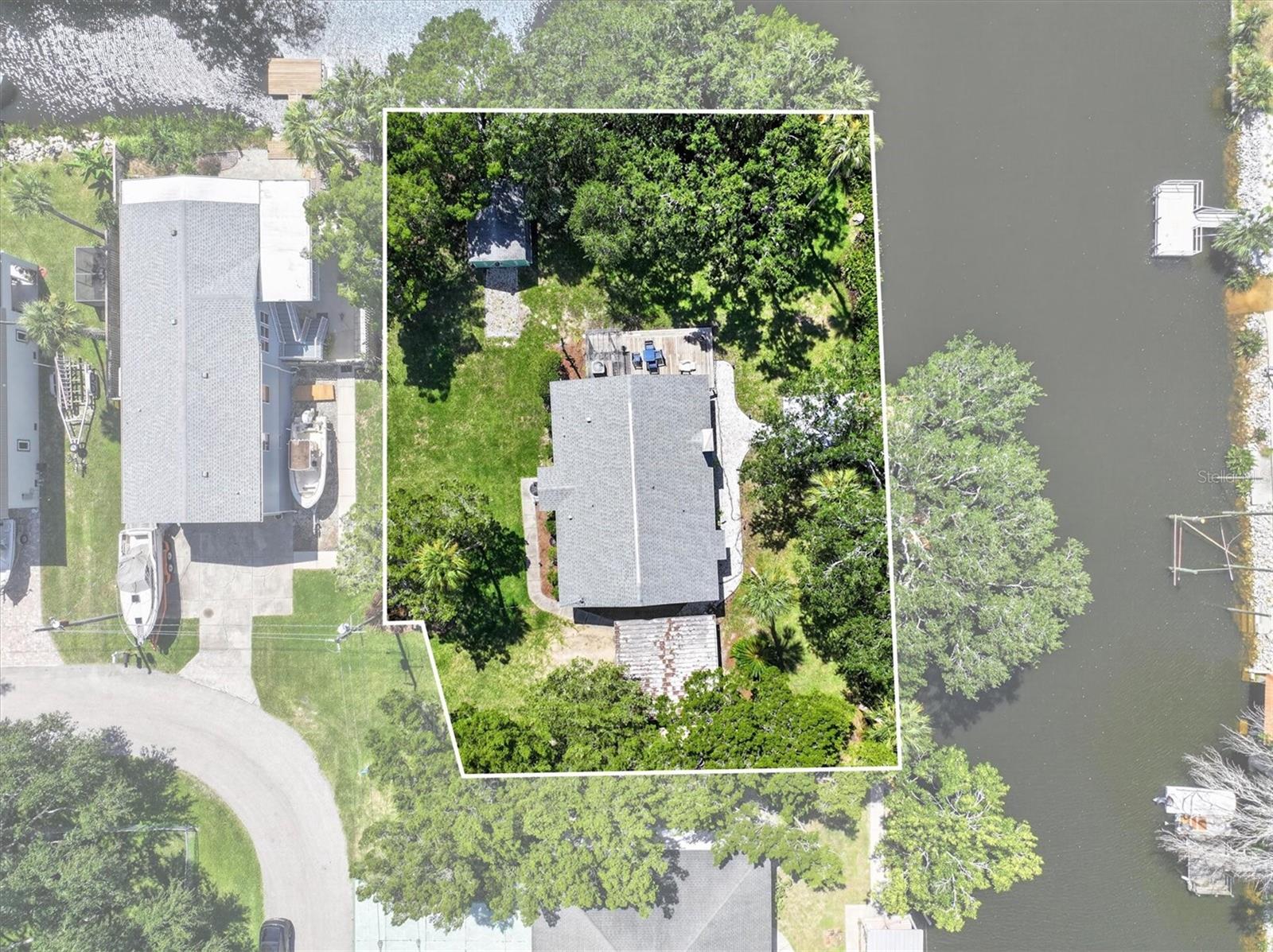 6086 ISLAND DRIVE