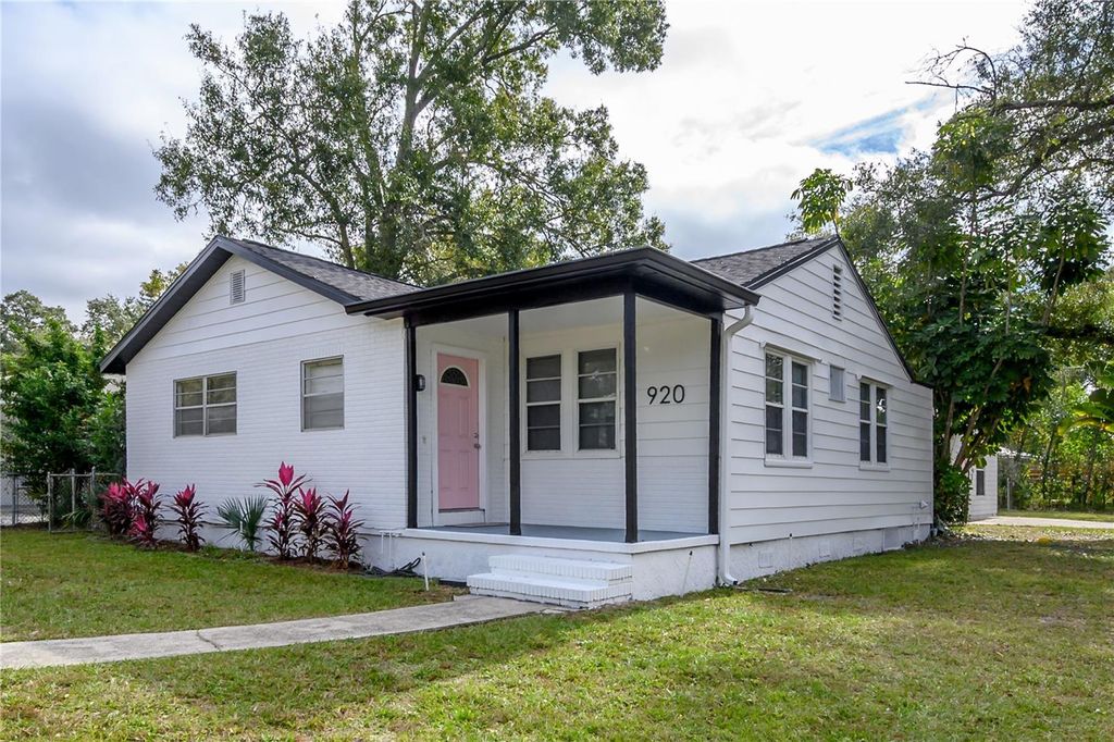 Photo of 920 W Orient Street, Tampa, FL 33603 (MLS # TB8477589)