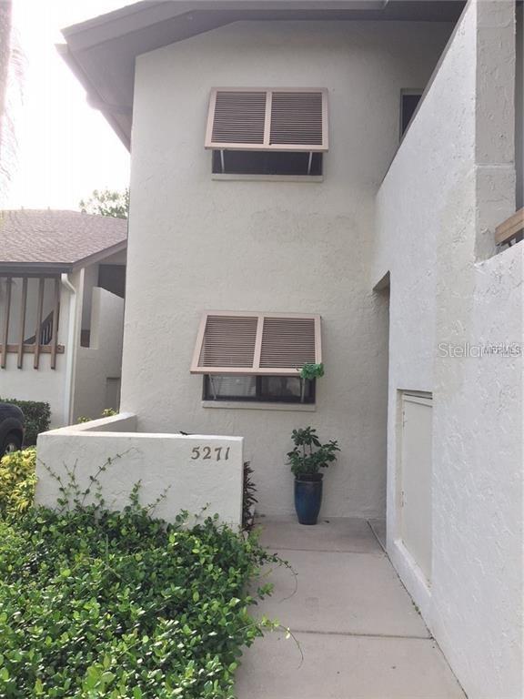 Wonderful bright and open ground level/one level/end unit. Located in the Meadows area of Sarasota in Willow Links with views of the greens and the creek. Condo is in excellent condition with remodeled kitchen, oak cabinets and stainless steel appliances. There is a dining/living area that expands into the lanai where you can enjoy the views. The Meadows is an active community that offers a peaceful lifestyle featuring, 15 miles of walking and biking paths and 80 lakes! Close to Benderson Park, UTC Mall and 20 minutes to beaches, downtown and St. Armands. NO PETS. Tenant pays electric.