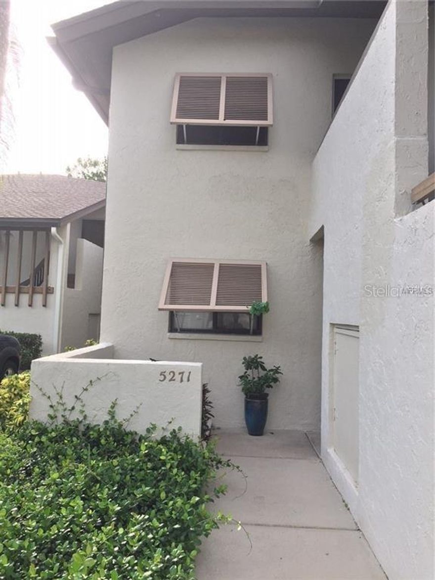 Wonderful bright and open ground level/one level/end unit. Located in the Meadows area of Sarasota in Willow Links with views of the greens and the creek. Condo is in excellent condition with remodeled kitchen, oak cabinets and stainless steel appliances. There is a dining/living area that expands into the lanai where you can enjoy the views. The Meadows is an active community that offers a peaceful lifestyle featuring, 15 miles of walking and biking paths and 80 lakes! Close to Benderson Park, UTC Mall and 20 minutes to beaches, downtown and St. Armands. NO PETS. Tenant pays electric.