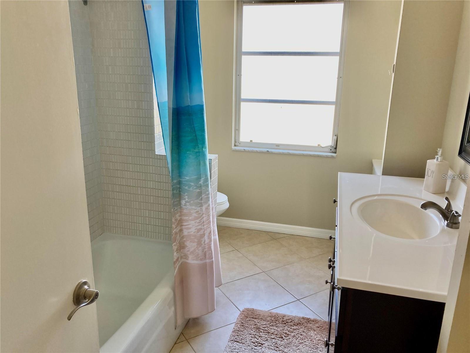BAYSHORE GARDENS SEC 19 - Residential Lease