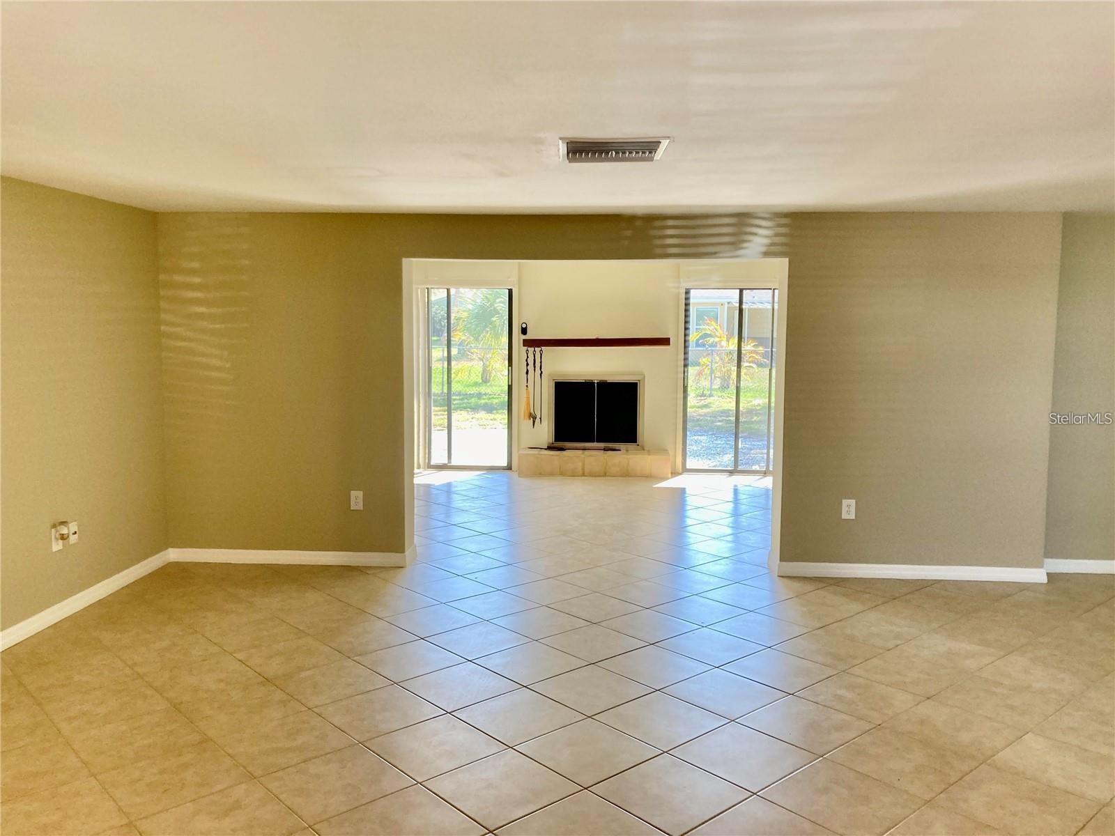 BAYSHORE GARDENS SEC 19 - Residential Lease