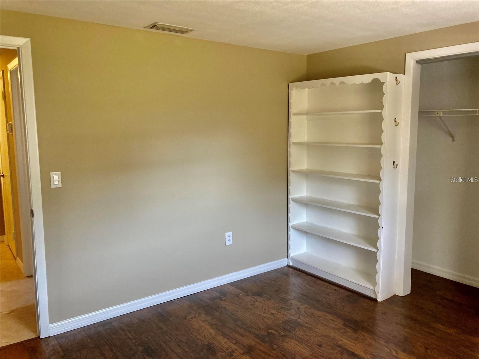 BAYSHORE GARDENS SEC 19 - Residential Lease