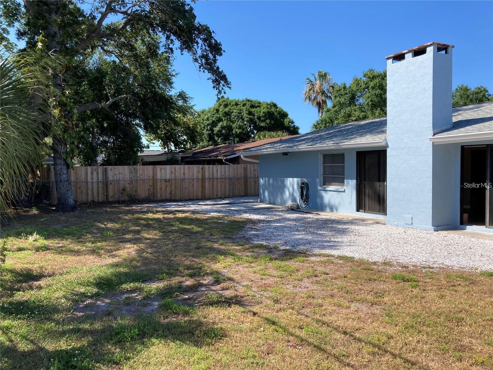 BAYSHORE GARDENS SEC 19 - Residential Lease