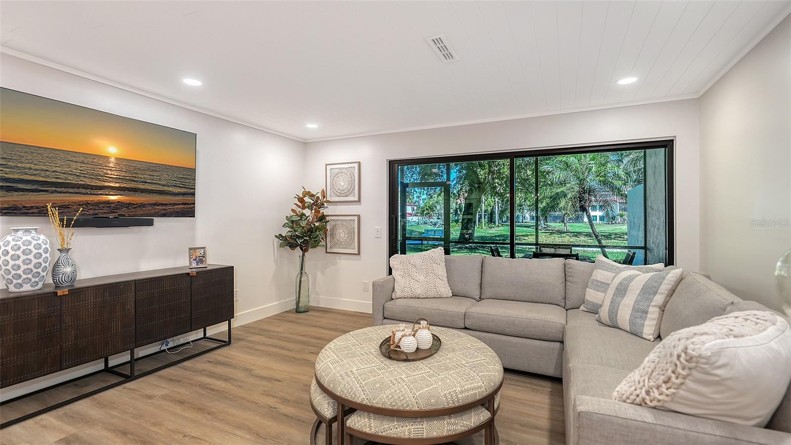 SEAPLACE I - Residential