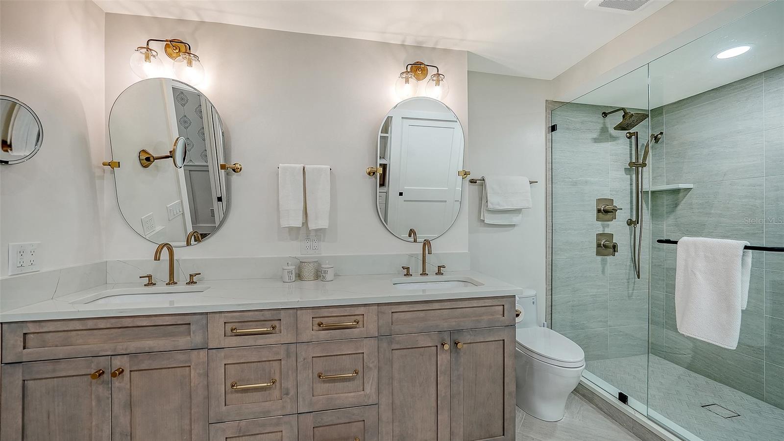 SEAPLACE I - Residential