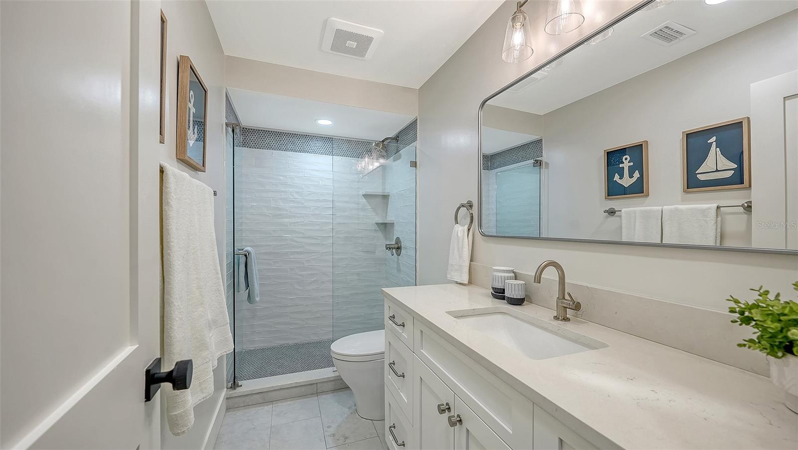 SEAPLACE I - Residential