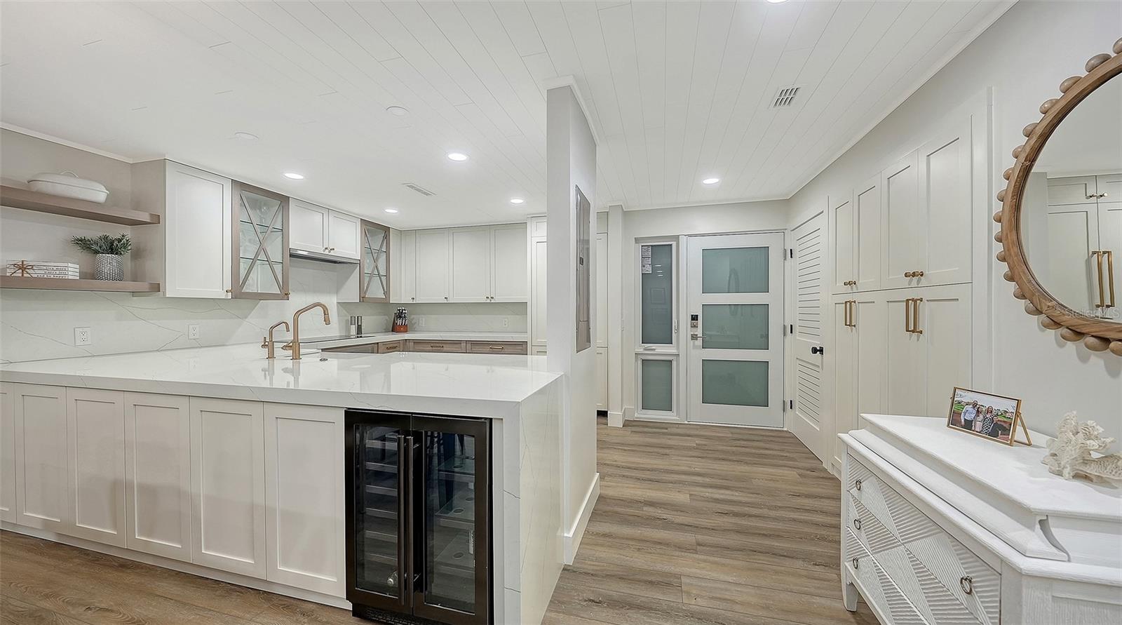 SEAPLACE I - Residential